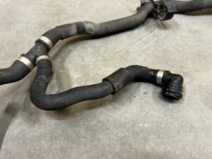 RURKA PRZEWÓD WĄŻ WODY UKŁADU CHŁODZENIA BMW M5 F90