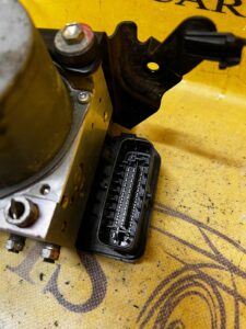 POMPA HAMULCOWA STEROWNIK ABS TOYOTA HILUX VIII 2.4D D4D