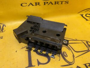 SKRZYNKA BEZPIECZNIKÓW MERCEDES W213 W257