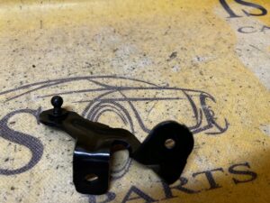 MOCOWANIE SIŁOWNIKA MASKI POKRYWY PRZÓD LEWY LEWE TESLA MODEL 3 PRZEDLIFT