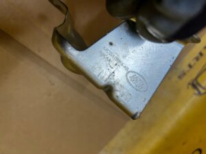 ŚLIZG UCHWYT MOCOWANIE ZDERZAKA PRAWY LR RANGE ROVER EVOQUE II L551