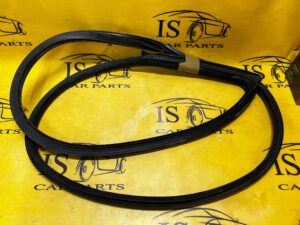 PRAWA USZCZELKA WNĘKI DRZWI KAROSERII BMW F22 F20