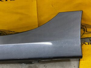 BMW SERIA 1 F40 LISTWA NAKŁADKA PROGOWA PRAWA B39