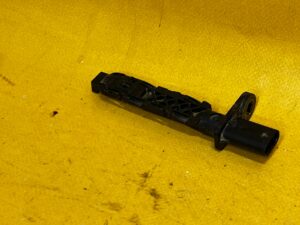 CZUJNIK POŁOŻENIA WAŁU BMW F40 F48 B38 8644376