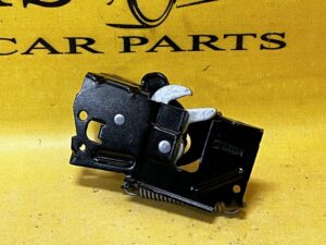 LEWY ZAMEK RYGLA POKRYWY SILNIKA MASKI BMW F22 F30