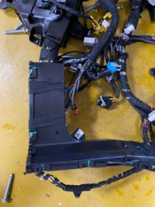 WIĄZKA INSTALACJA BEZPIECZNIKI KABINY INFINITI Q30