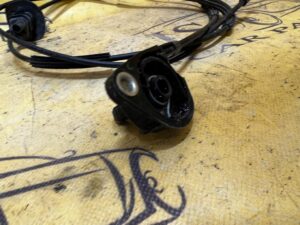 LINKA CIĘGNO OTWIERANIA MASKI DACIA DUSTER II