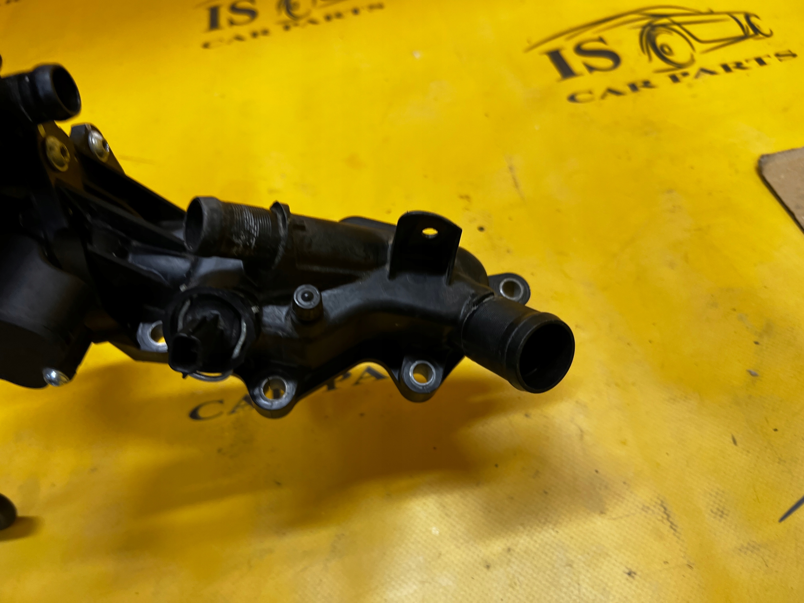 OBUDOWA TERMOSTATU MAGISTRALA WODNA RENAULT 0.9 TCE