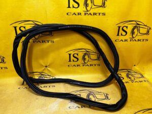 KAROSERYJNA USZCZELKA DRZWI PRZÓD AUDI A8 D5