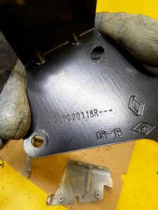 WSPORNIK UCHWYT MOCOWANIE RENAULT MASTER III