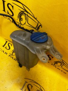 ZBIORNICZEK WYRÓWNAWCZY PŁYNU AUDI A4 B8