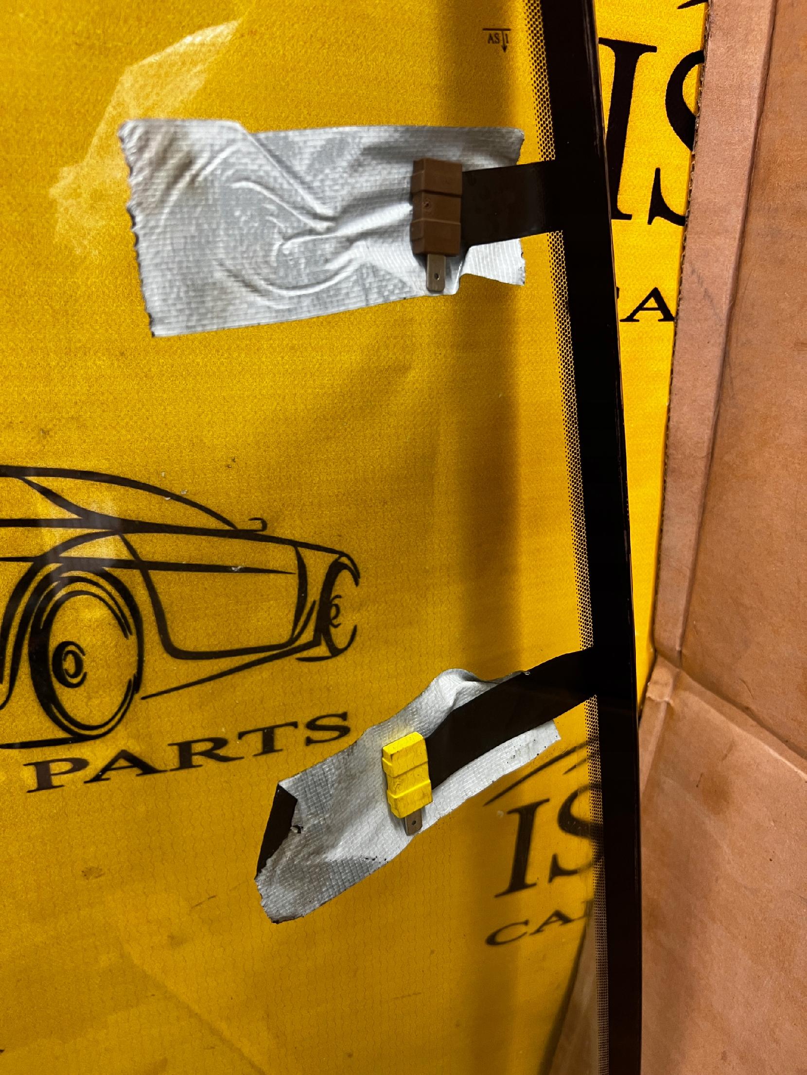 SZYBA CZOŁOWA GRZANA SENSOR FORD FIESTA MK8 20R