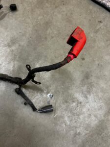 PRZEWÓD KLEMA PLUSOWA RANGE ROVER VELAR L560