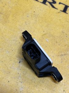 CZUJNIK SENSOR UDERZENIOWY FIAT 500 52042669