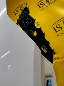 BŁOTNIK PRAWY PRZÓD GENESIS GV70 BIAŁY AKRYL