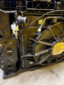 KOMPLETNY PAS PRZEDNI PRZÓD CHŁODNICE RADAR GENESIS GV70 2.5L