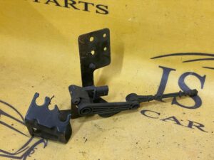 CZUJNIK POZIOMOWANIA LEWY TYŁ LR L462 DISCOVERY V