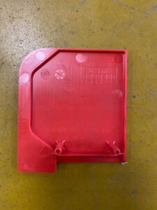 ZAŚLEPKA KLEMY PLUS AKUMULATORA MERCEDES INFINITI