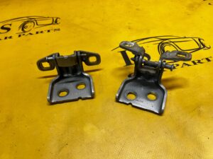 KOMPLET ZAWIASY DRZWI PRZÓD TYŁ LEWY PRAWY DACIA JOGGER 2022R TEKQF