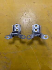 ZAWIAS DRZWI LEWY PRAWY PRZÓD INFINITI Q50 KAD