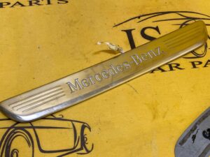 KOMPLET LISTWY PROGOWE NAKŁADKI LED MERCEDES W257