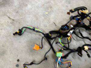 WIĄZKA INSTALACJA DESKI KONSOLI PEUGEOT 308 II T9