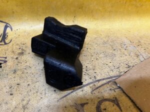 PIANKA GUMA ODBÓJ LISTWY SZYBY DRZWI TYŁ TYLNYCH DACIA SANDERO 3 III