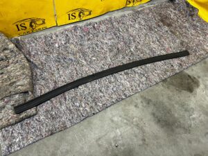 USZCZELKA GUMA PODSZYBIA MASKI RANGE ROVER VELAR L560