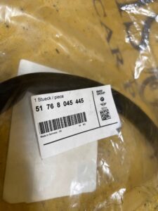 USZCZELKA PRZEDNIA KLAPY PRZÓD POKRYWY SILNIKA BMW E81 E82 E87 E88 NOWA OEM