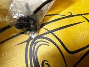 4 X WKRĘT ŚRUBA LISTWY POKRYWY BAGAŻNIKA TS 4X10 BMW 3 E36 NOWY OEM