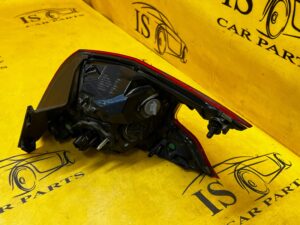 LAMPA TYŁ TYLNA LEWY LEWA W BŁOTNIK PEUGEOT 308 II T9 HB