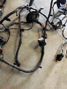 OKABLOWANIE WIĄZKA KOMORY SILNIKA FORD ESCAPE MK4 1.5 EB