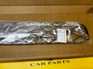 KRATKA ŚRODKOWA ZDERZAKA PRZÓD M-PAKIET BMW X5 E70 NOWA OEM