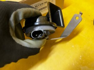 KLAKSON SYGNAŁ DŹWIĘKOWY NISKOTONOWY BMW 5 F07 F10 F11 NOWY OEM