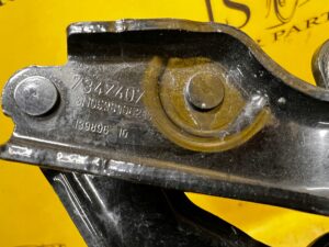 KOMPLET ZAWIASY MASKI NABOJE PIROTECHNICZNE LEWY PRAWY BMW 5 G30