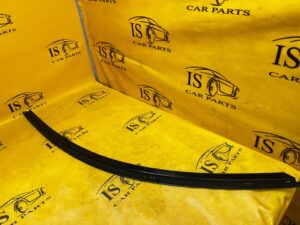 LISTWA RAMKA USZCZELKA SZYBY DRZWI DACHU PRAWA FORD MUSTANG VI