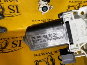 SILNICZEK PODNOSZENIA SZYBY LEWY AUDI A8 D5