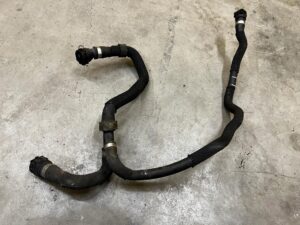 RURKA PRZEWÓD WĄŻ WODY UKŁADU CHŁODZENIA BMW M5 F90