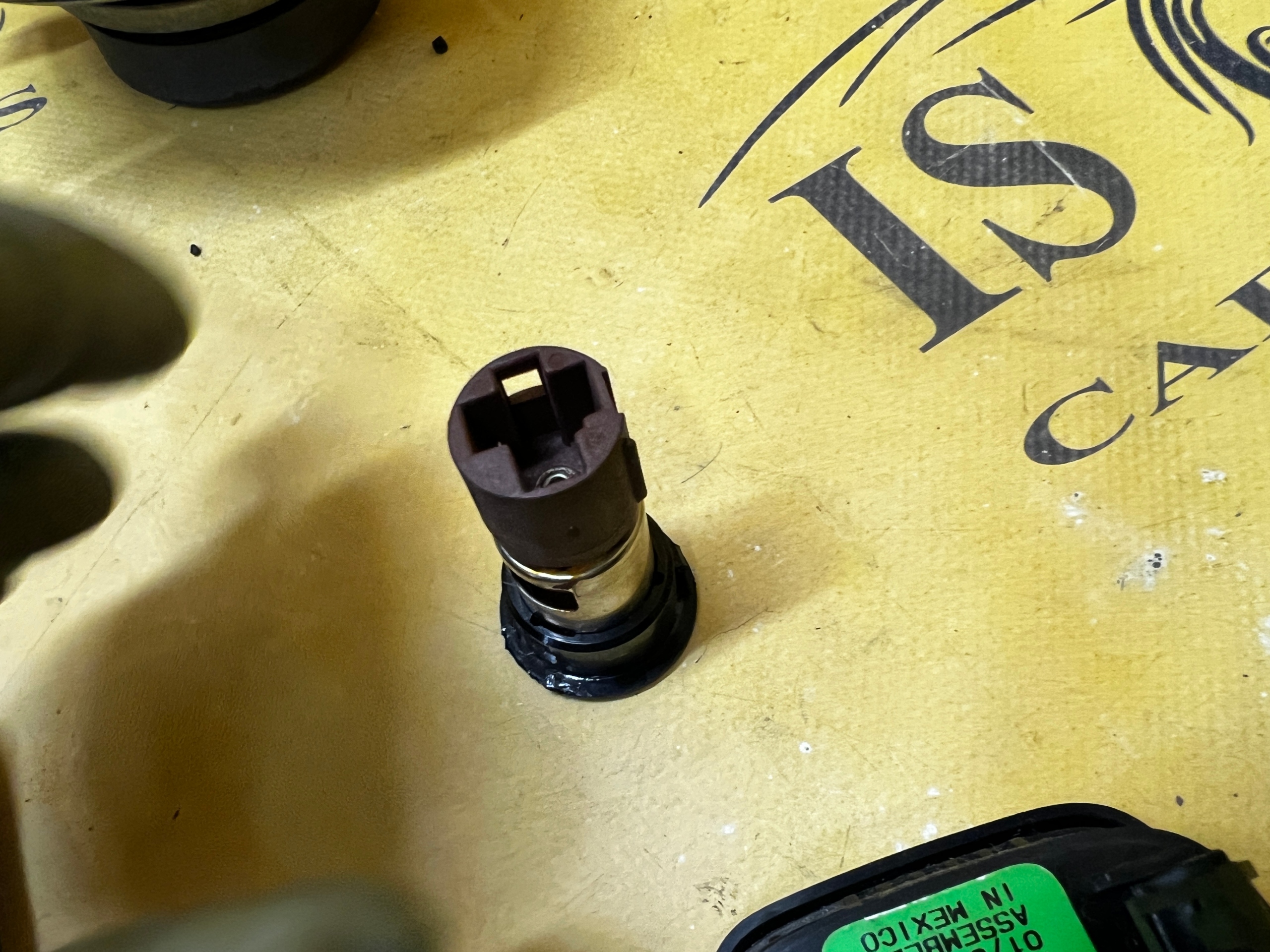 GNIAZDO ZAPALNICZKI 12V CHEVROLET CORVETTE C5 97-04