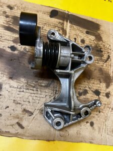 ŁAPA MOCOWANIE WSPORNIK ALTERNATORA RENAULT 0.9 1.2 TCE