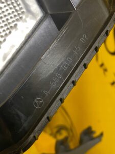 GÓRNA OSŁONA POKRYWA SILNIKA MERCEDES BENZ E W213