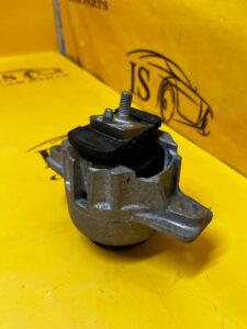 ŁAPA PODUSZKA SILNIKA PRAWA RANGE ROVER VELAR L560 JAGUAR F-PACE X761