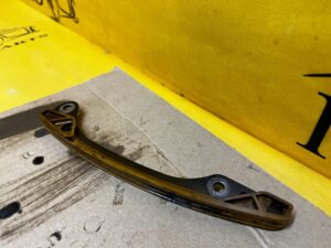 PROWADNICA ŁAŃCUCHA ŚLIZG ROZRZĄDU RENAULT 0.9 TCE