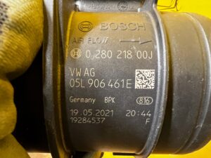PRZEPŁYWOMIERZ POWIETRZA VOLKSWAGEN GOLF VIII 2.0 TDI