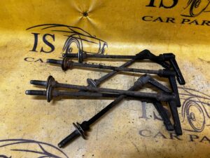 ŚRUBY SZPILKI MOCUJĄCE SKRZYNIĘ PAKĘ ŁADOWNIĘ FORD RANGER MK5 V WILDTRAK