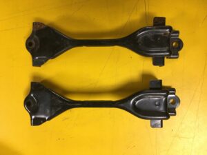 MOCOWANIE WSPORNIK AKUMUATORA NISSAN X-TRAIL T32