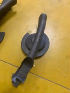 PRAWA USZCZELKA MASKI POKRYWY SILNIKA BMW F20 F22