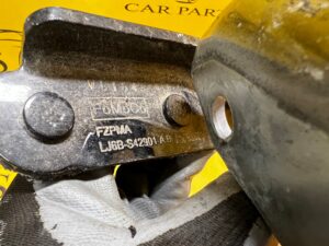 KOMPLET ZAWIASY KLAPY BAGAŻNIKA TYŁ FORD KUGA MK3 CZARNE