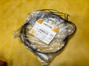 CZUJNIK KLOCKÓW HAMULCOWYCH TYŁ BMW 1 E81 E82 E87 3 E90 E91 E92 NOWY OEM