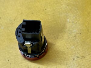 RRZEŁĄCZNIK PRZYCISK START STOP AUDI TT 8S